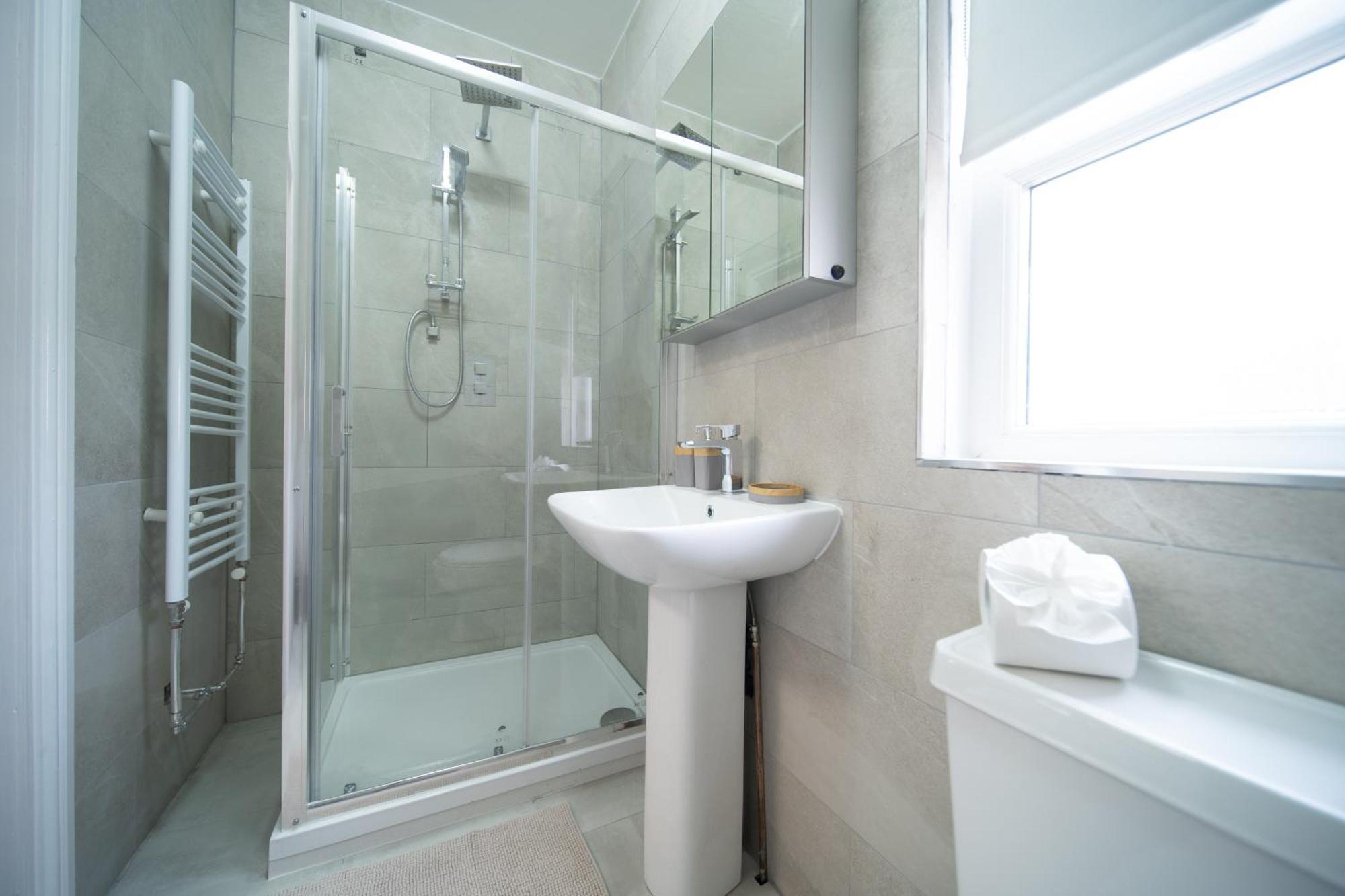 Apartment Spacious Duplex - Perfectly Situated In The Heart Of The