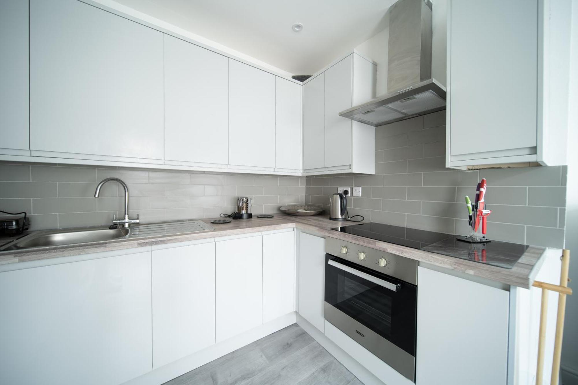Spacious Duplex - Perfectly Situated In The Heart Of The *