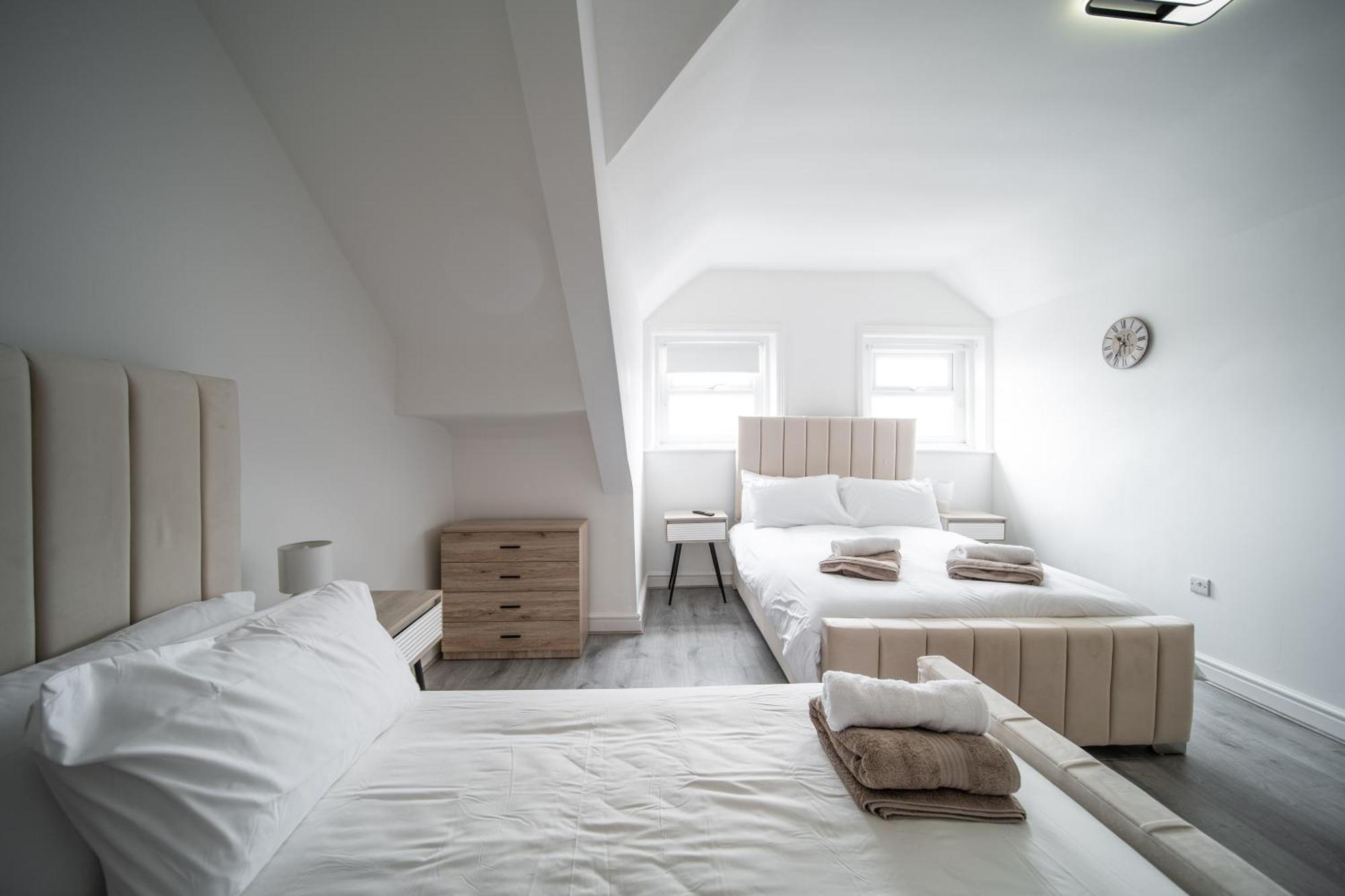 Spacious Duplex - Perfectly Situated In The Heart Of The