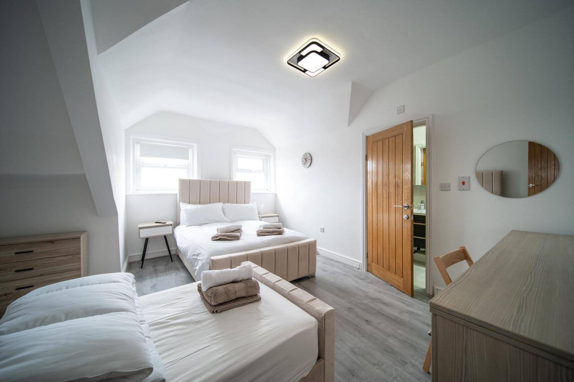 Apartment Spacious Duplex - Perfectly Situated In The Heart Of The *