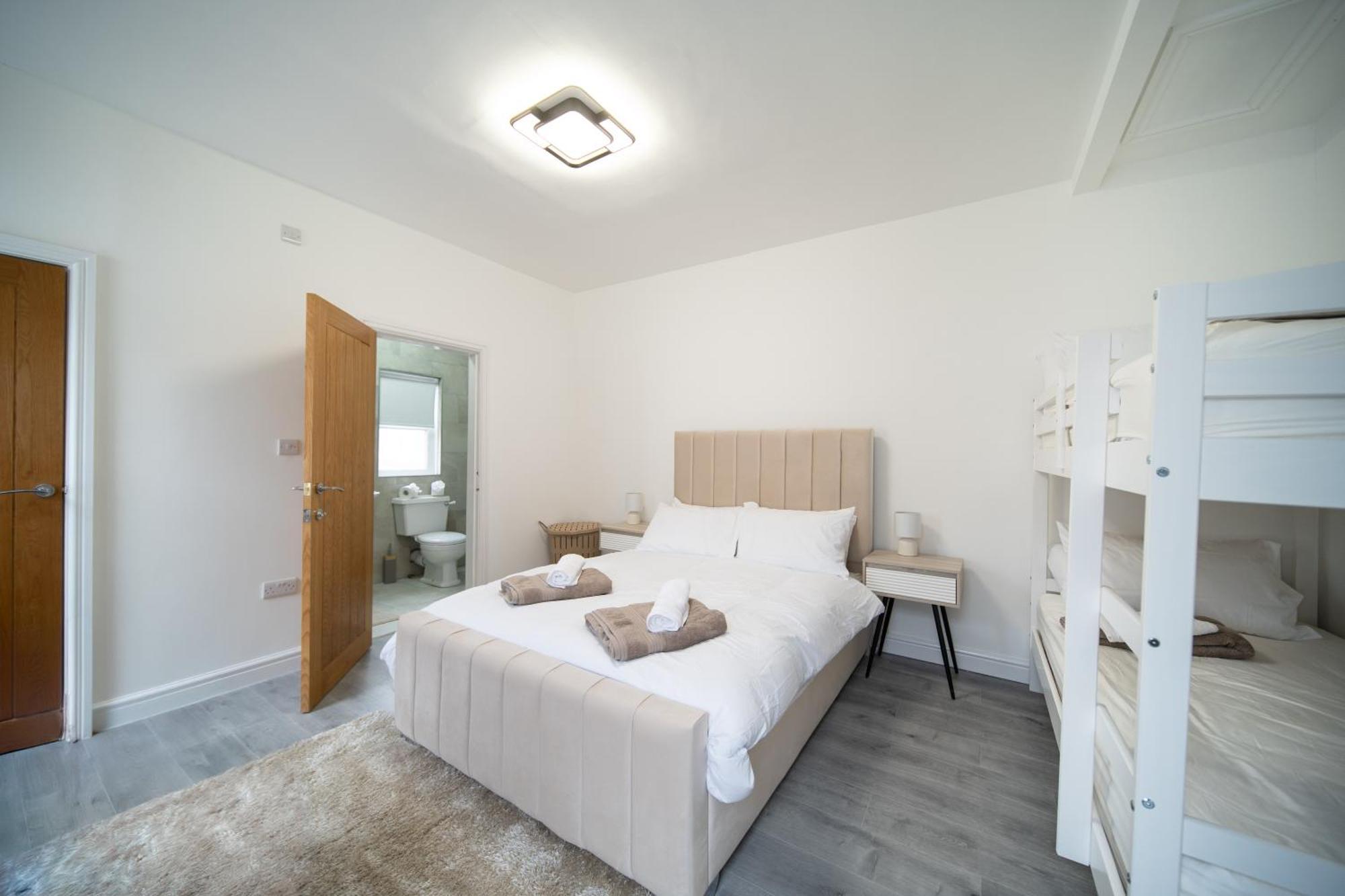 Spacious Duplex - Perfectly Situated In The Heart Of The * Blackpool